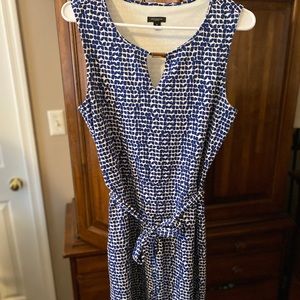 Ann Taylor Sleeveless Dress sz 8 Blue and white